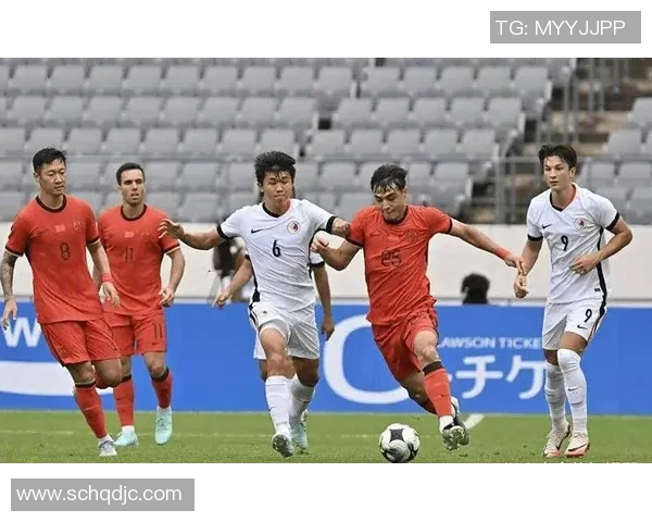 足球明星在香港炫耀身姿引发争议球迷反应两极化